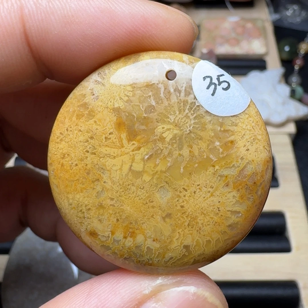 未镶嵌纯天然色有机玉石保真色硅化玉