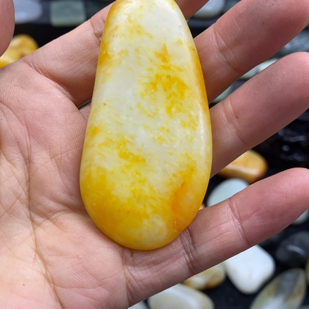 未镶嵌和田玉（子料）摆件