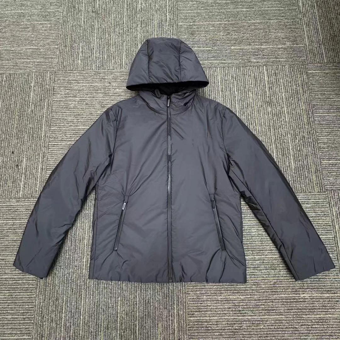 小普喜欢的男士三色连帽拉链款外套