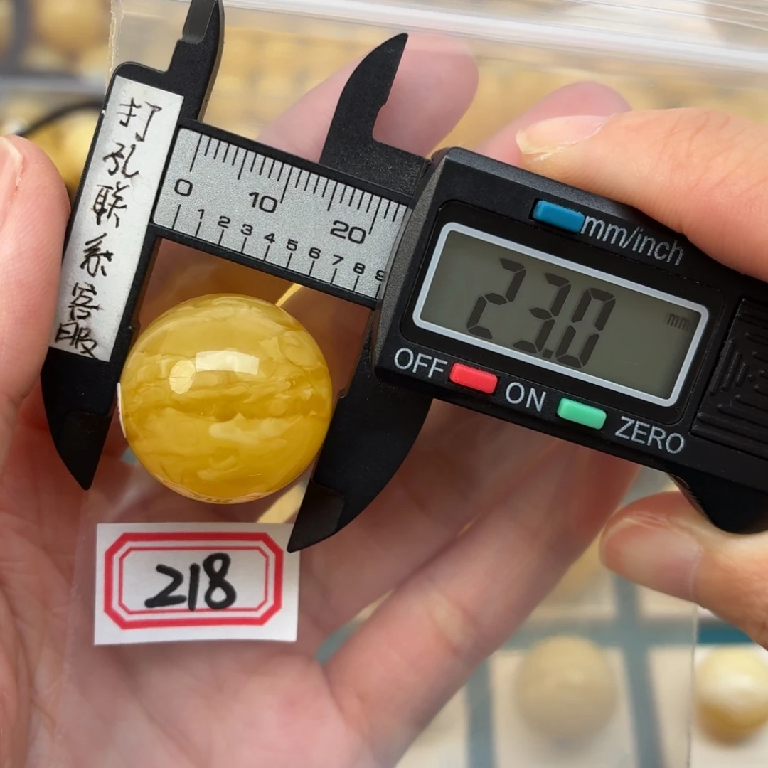 未镶嵌蜜蜡裸石蜜蜡