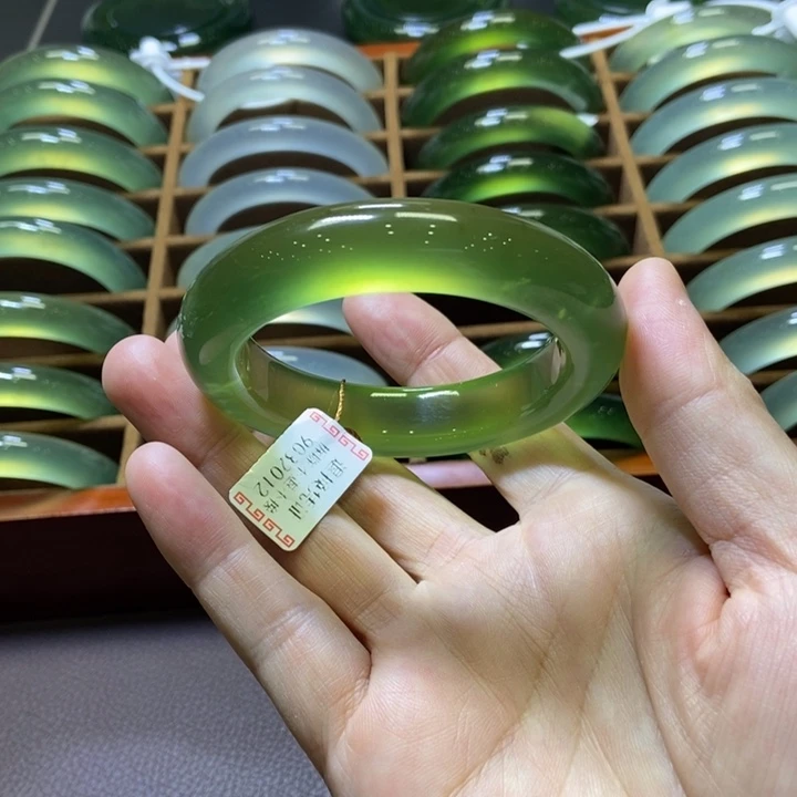 蛇纹石玉未镶嵌手镯53+