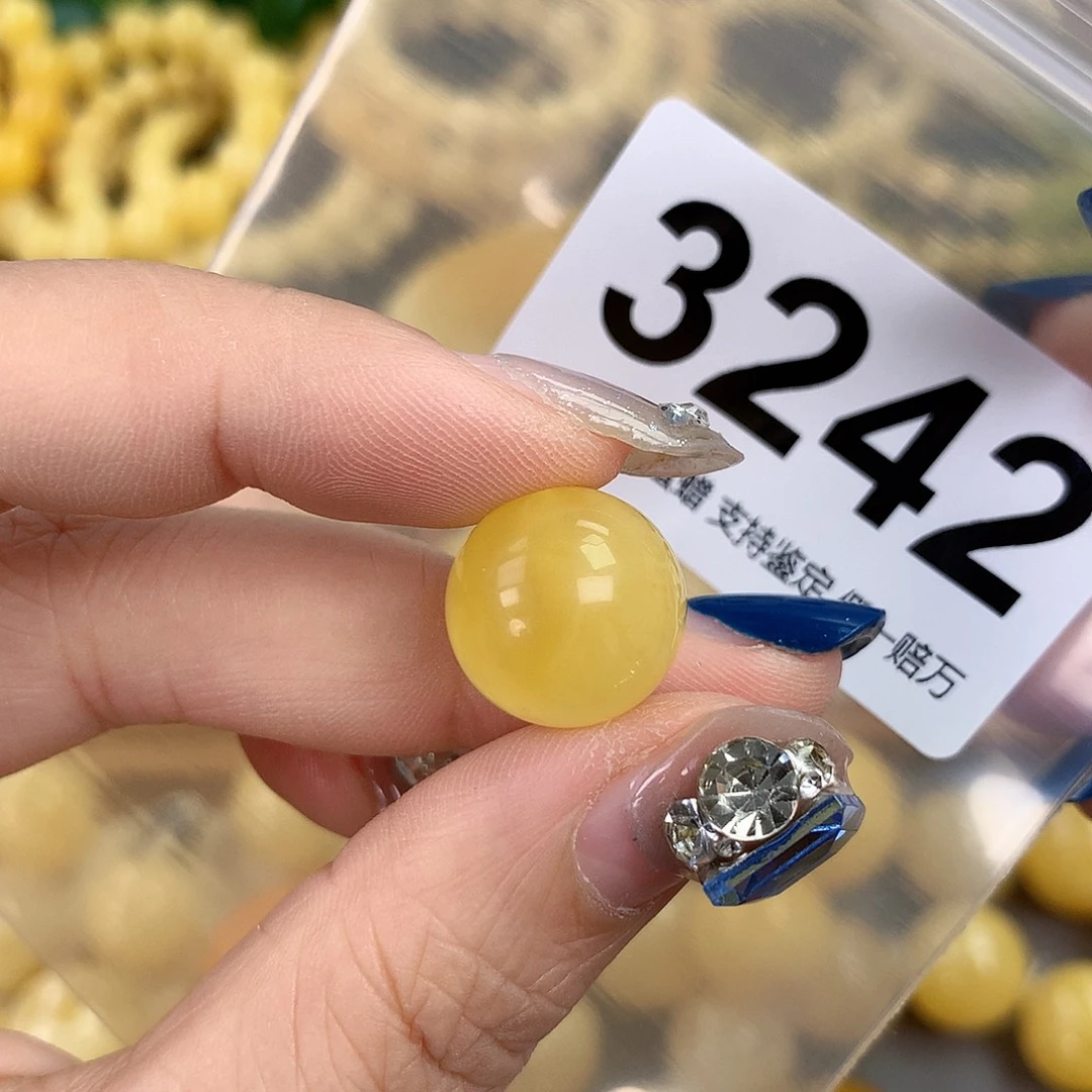 蜜蜡未镶嵌珠宝奇石15