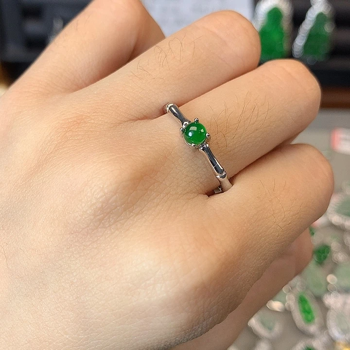 翡翠未镶嵌戒指戒指