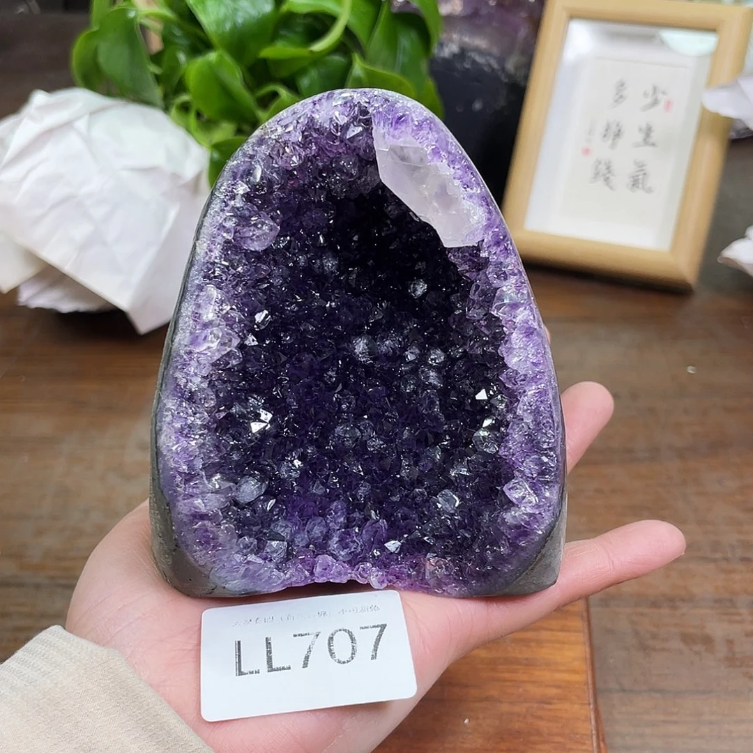 未镶嵌水晶大型摆件（非配饰）