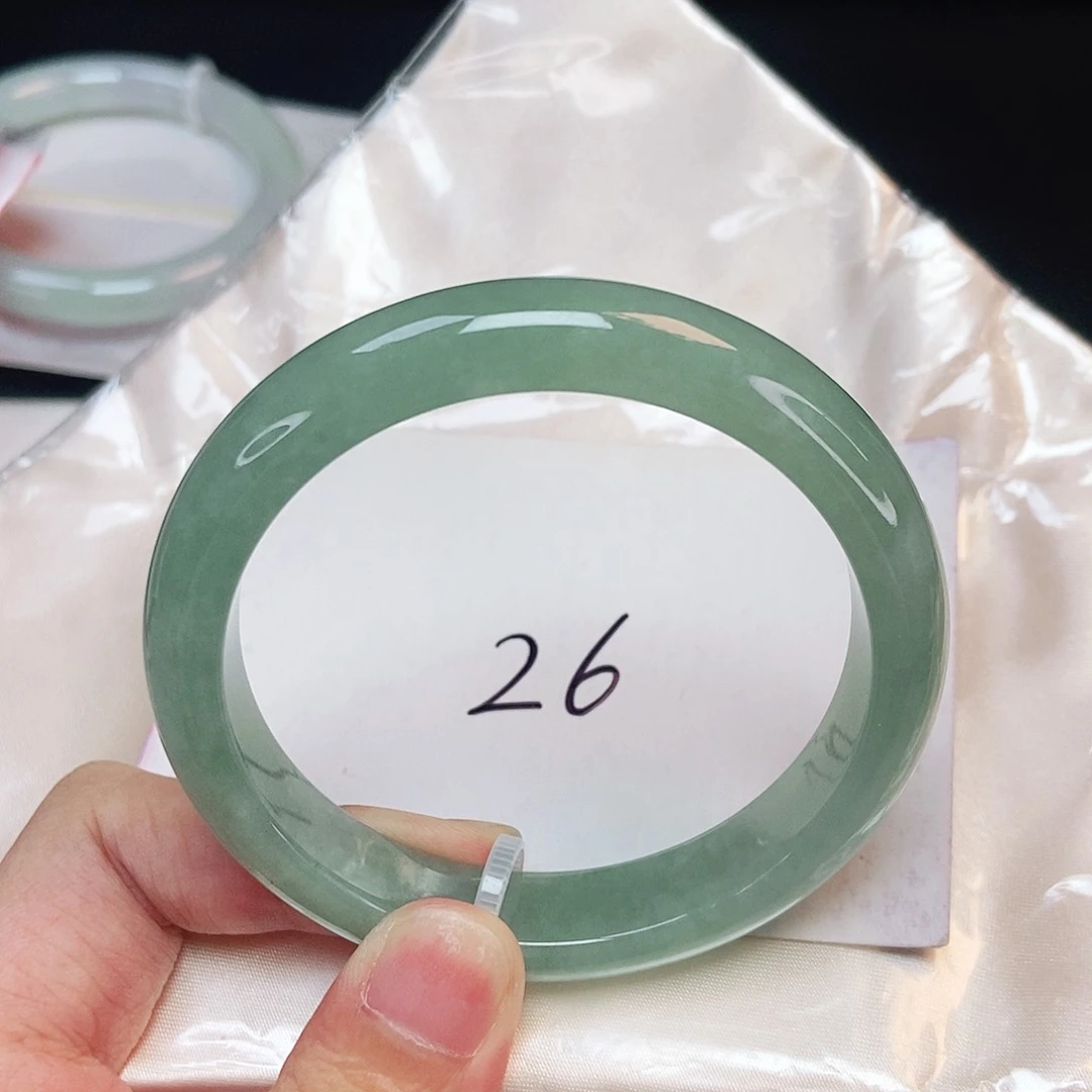 翡翠手镯未镶嵌?***气正圈56