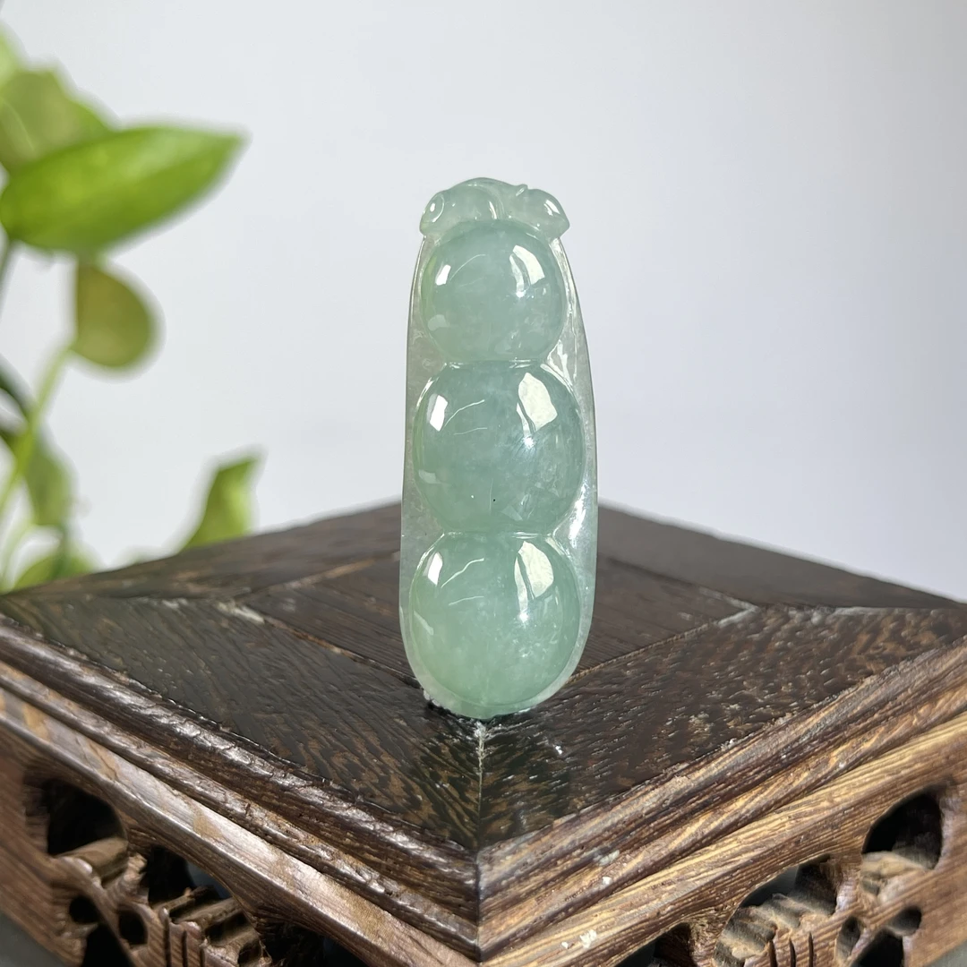 JYA19-67 天然缅甸A货翡翠  福豆