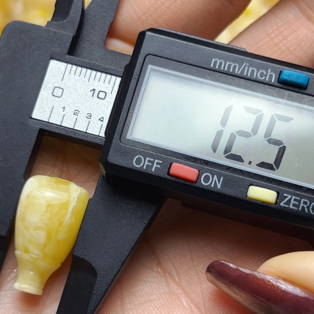 蜜蜡裸石未镶嵌12.5mm瑕疵三通