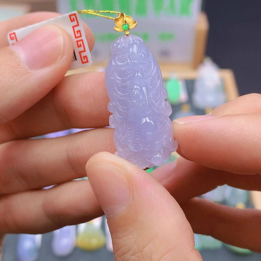 翡翠18K金镶嵌颈饰翡翠