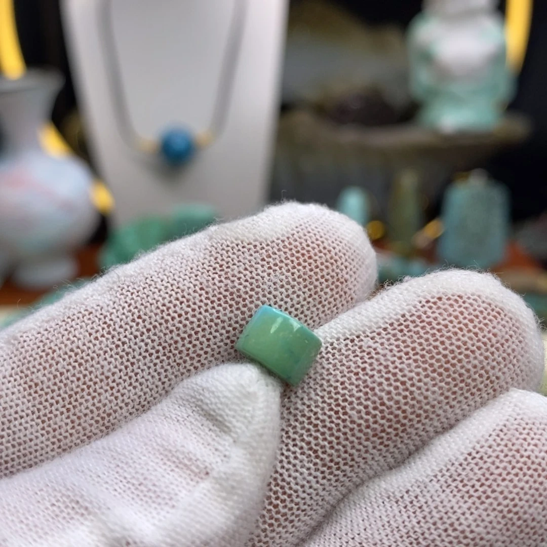 绿松石未镶嵌珠宝奇石7.9×5.6