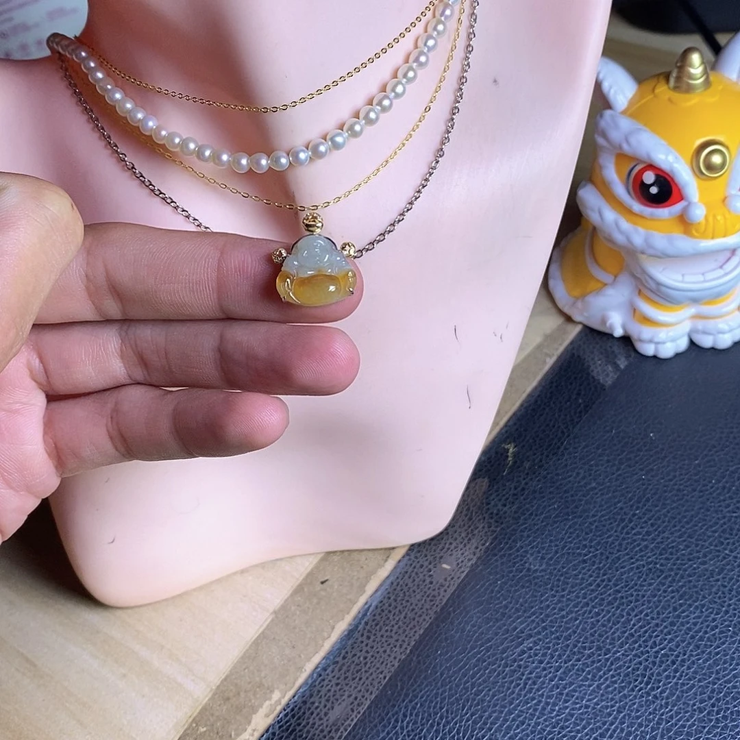 颈饰18K金镶嵌翡翠