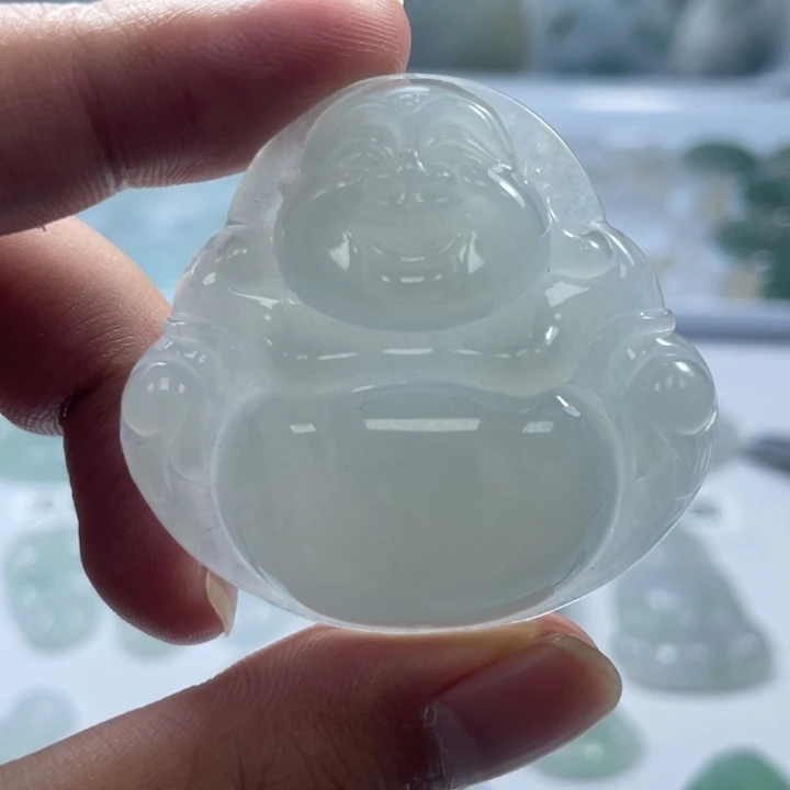 翡翠未镶嵌颈饰佛