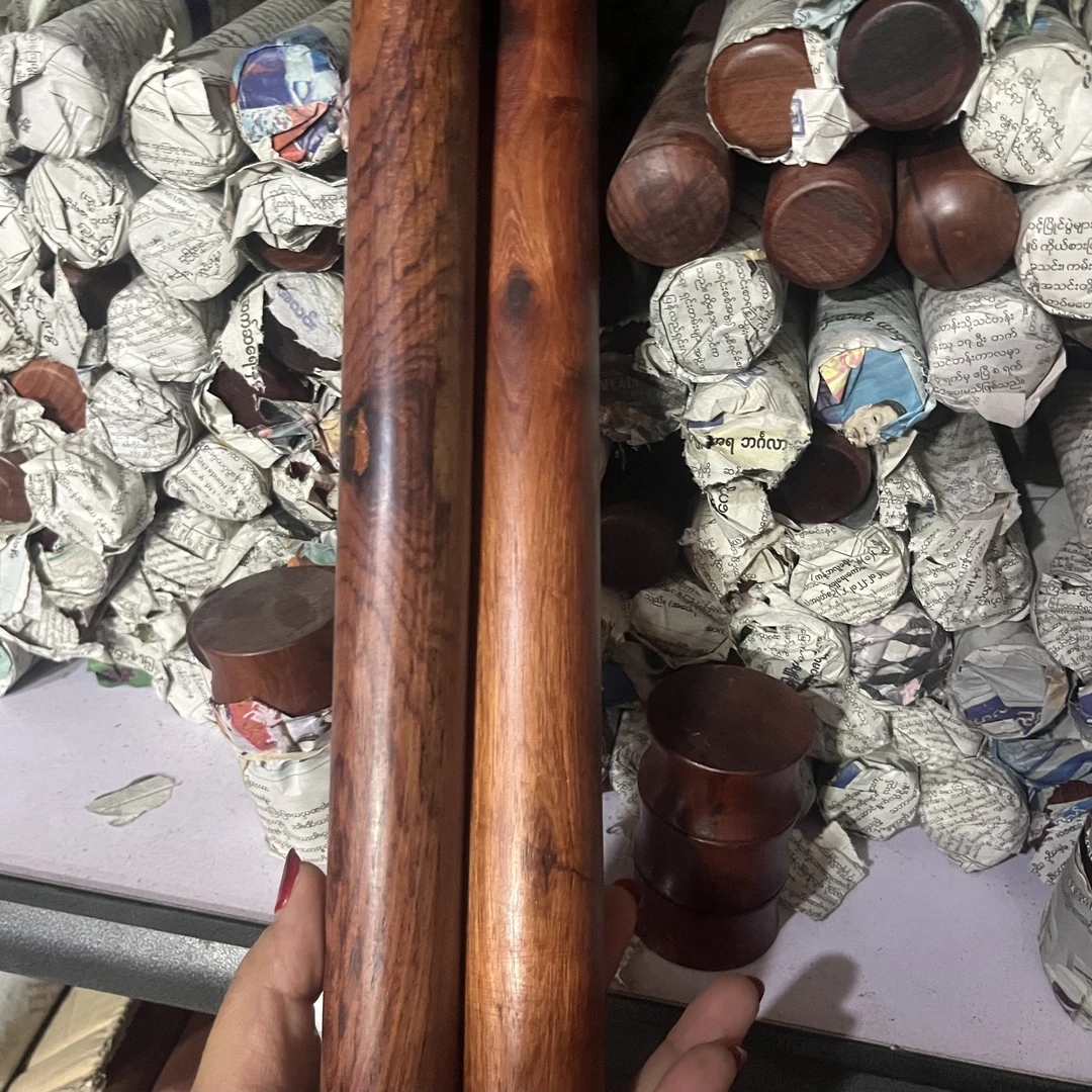 云南瑞丽木头擀面杖