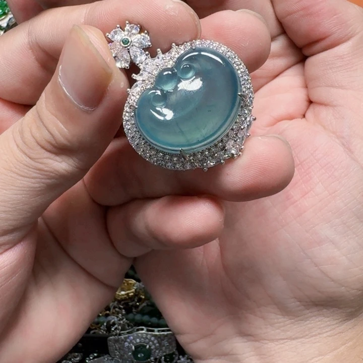 翡翠未镶嵌颈饰天然A货翡翠放漏