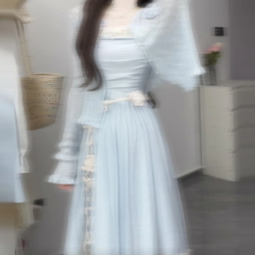 法式立体花朵褶皱吊带连衣裙子女夏季2025新款蓝色设计感小众长裙