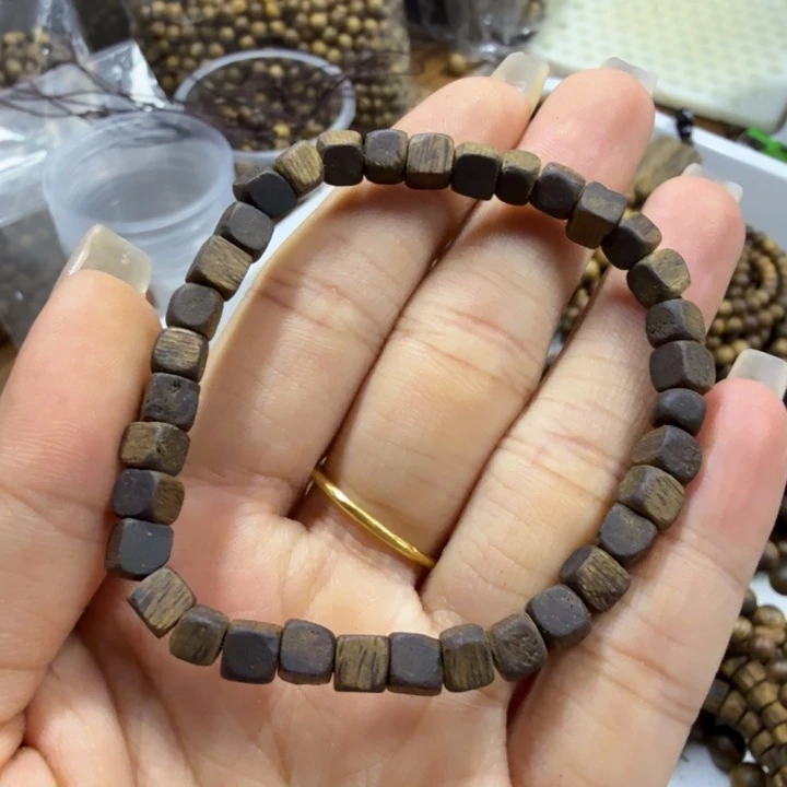 沉香沉香碎屑沉香奇楠小方糖