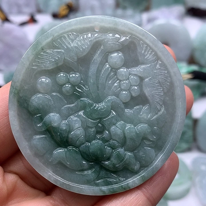 翡翠未镶嵌颈饰花开富贵福利