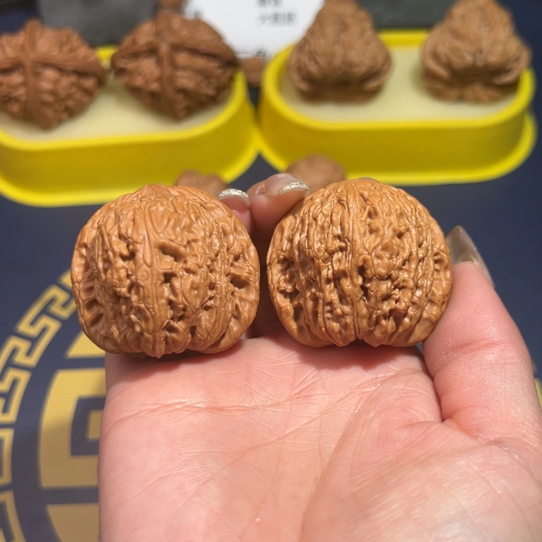 文玩核桃把件泥鳅背40全品