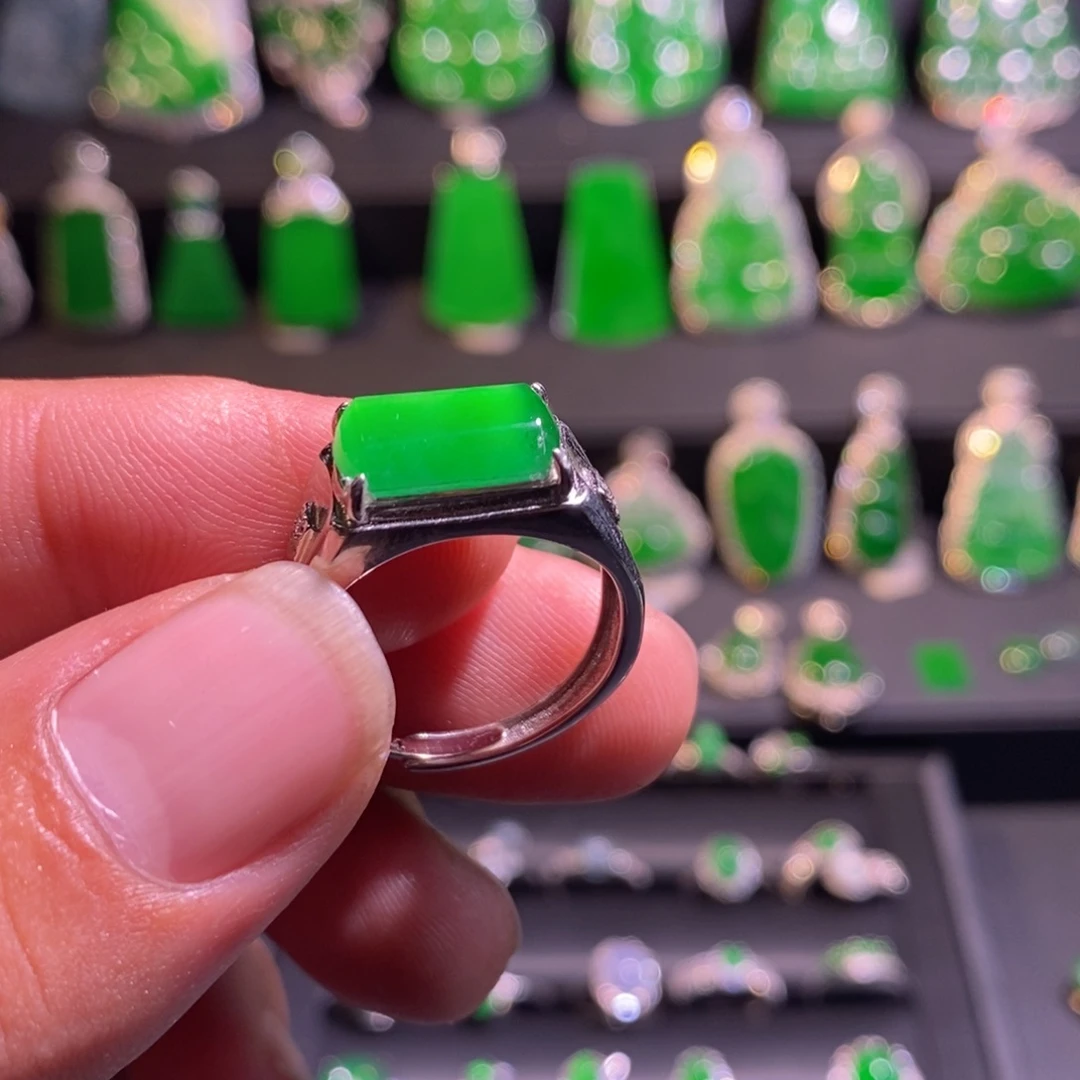 翡翠未镶嵌戒指翡翠