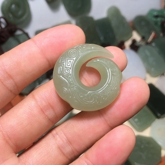 【闪购商品】颈饰未镶嵌和田玉农***书