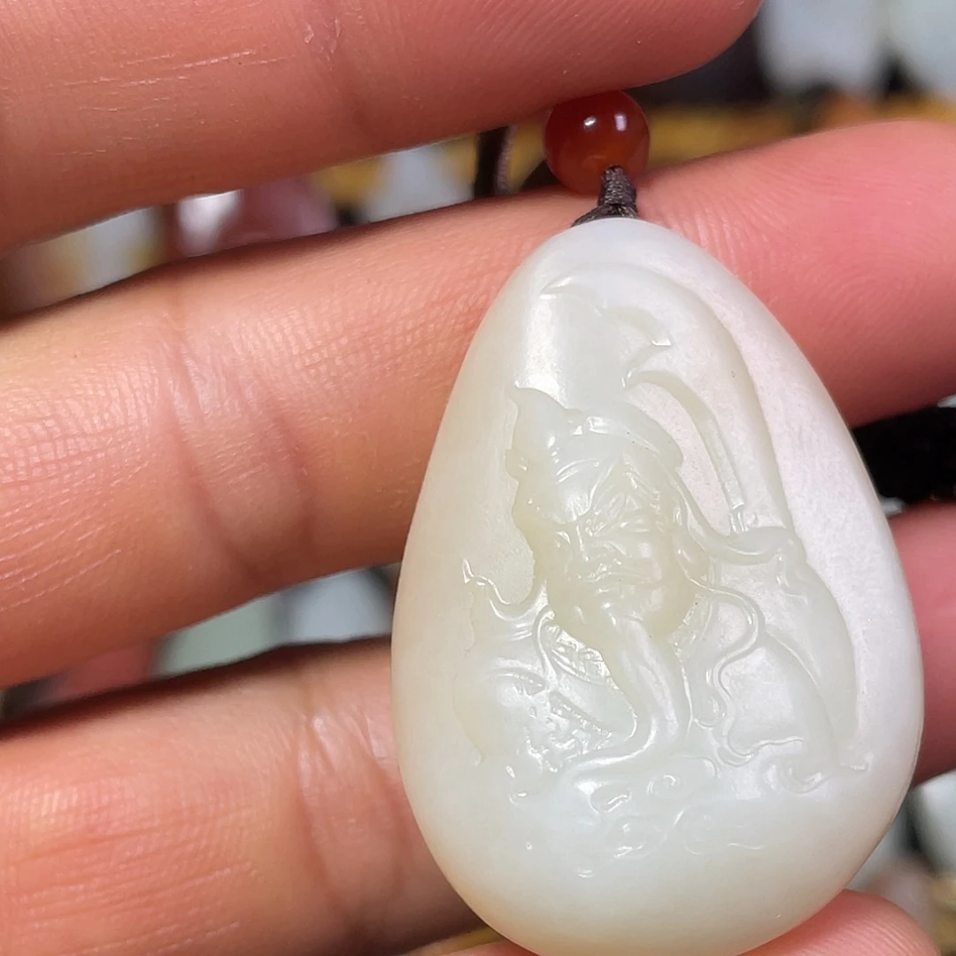 和田玉未镶嵌颈饰吊坠