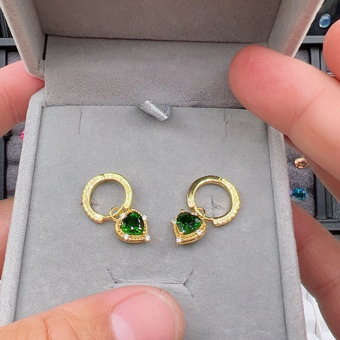 透辉石耳扣银S925镶嵌为****龟