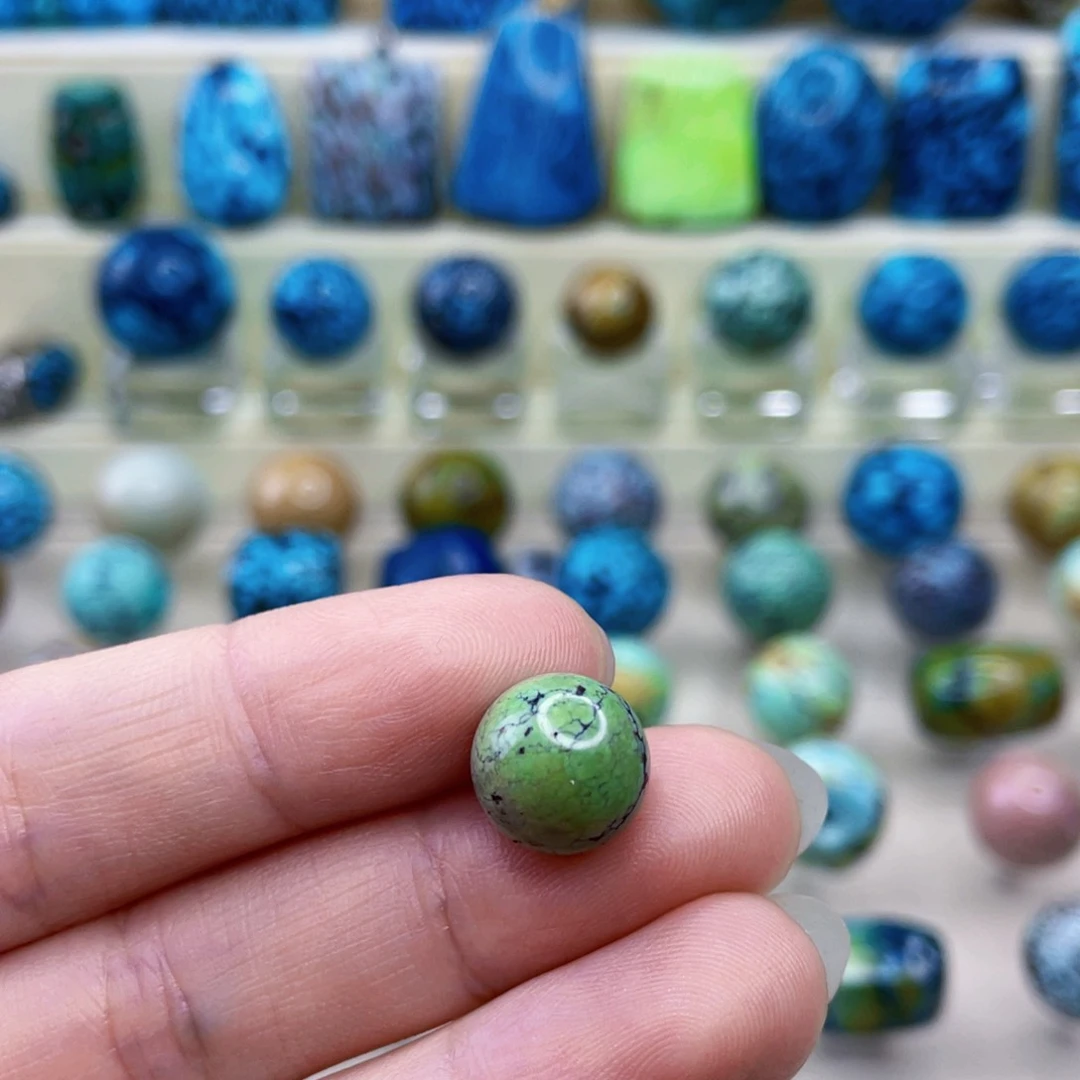 未镶嵌绿松石颈饰