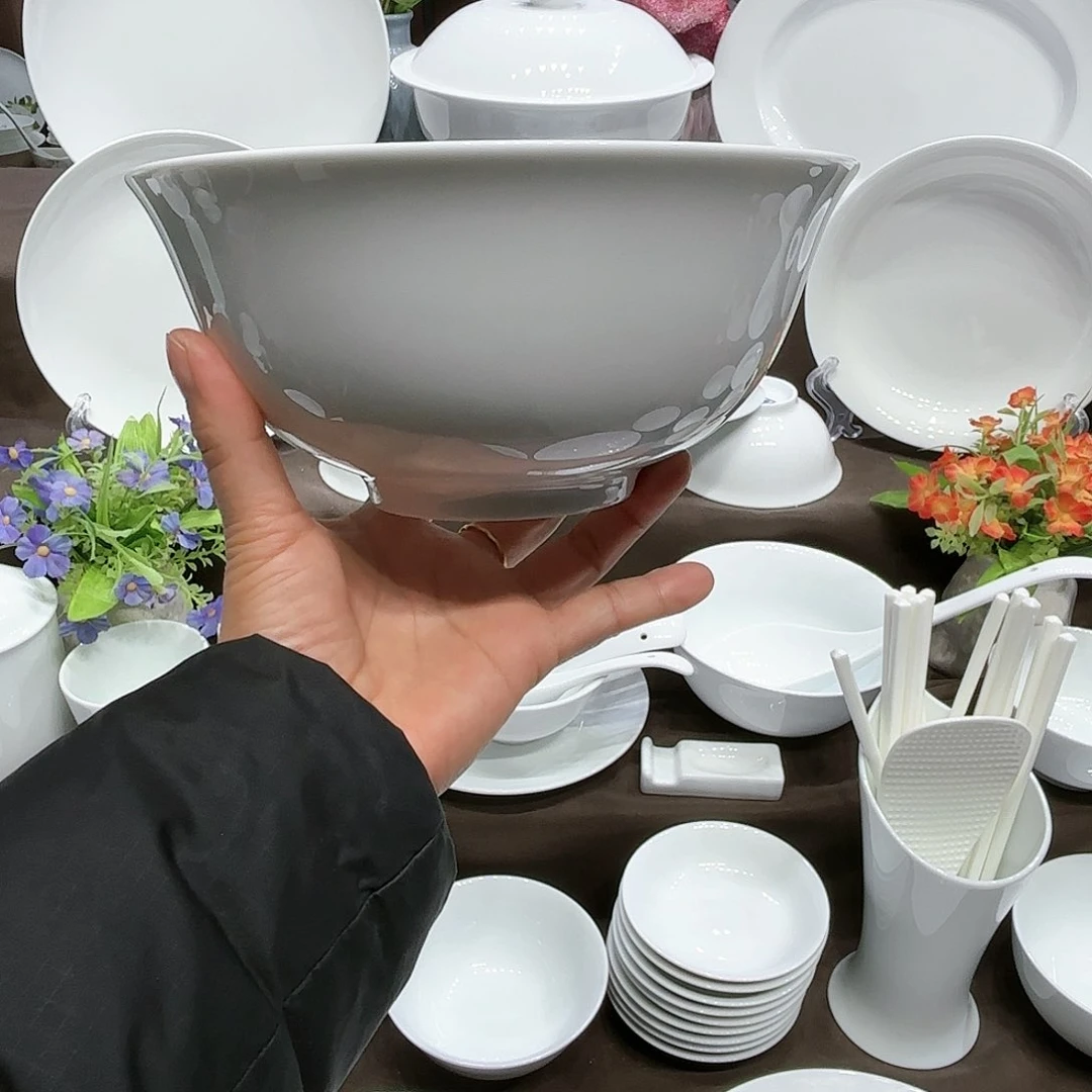 陶高白瓷7寸正德面碗6个。   送1个饭勺