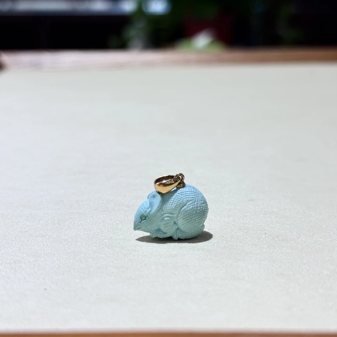 纯天然 原矿绿松石小老鼠吊坠