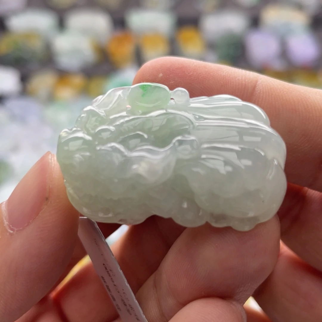 翡翠颈饰未镶嵌貔貅