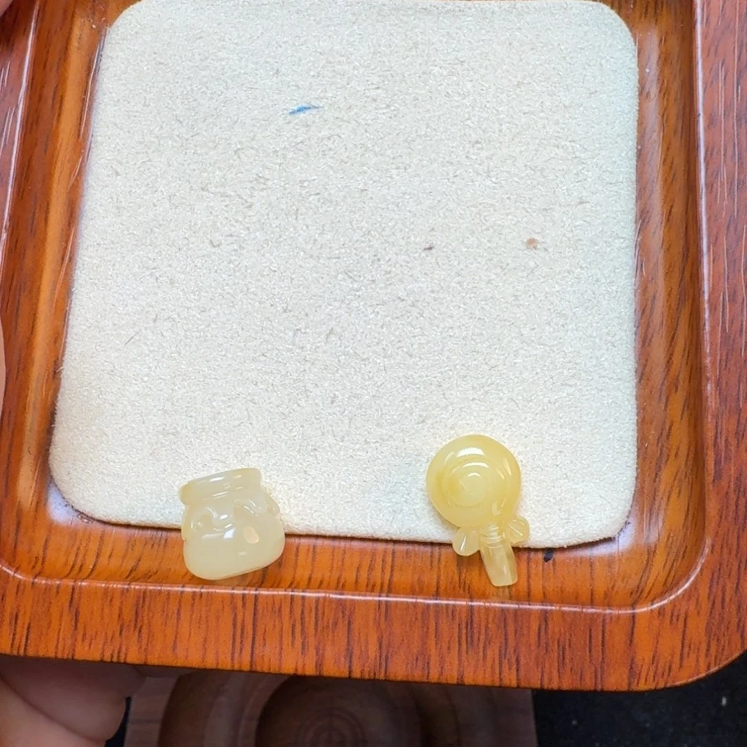 琥珀裸石未镶嵌琥珀