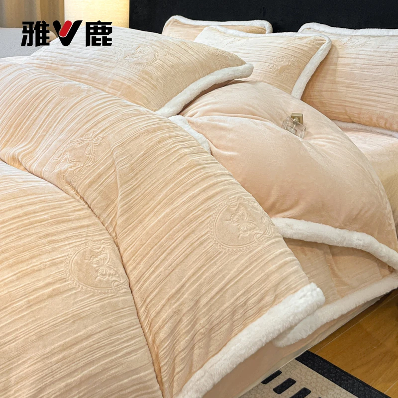 雅鹿冬季雕花牛奶绒四件套2025新款加绒兔毛绒包边被套床单三件套