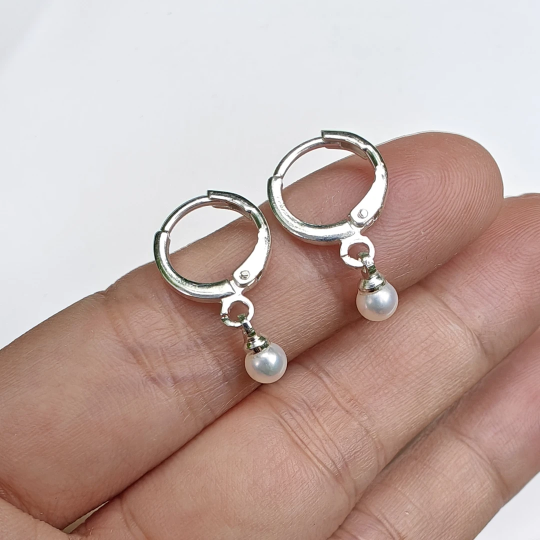 4mm左右正圆海水珍珠耳环白色珍珠s925银耳饰气质小耳圈珍珠耳扣，