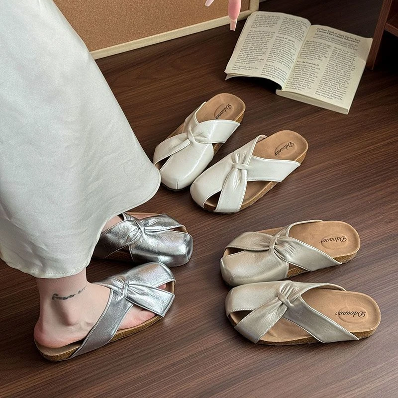 高级包头拖鞋时尚夏季外穿2025新款平底舒适软底镂空百搭勃肯半拖