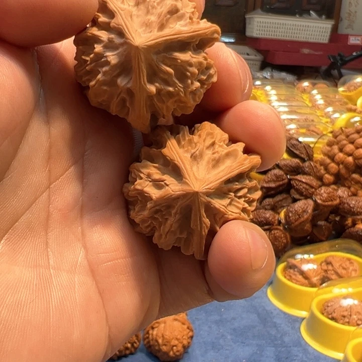 文玩核桃把件路****r小龙纹