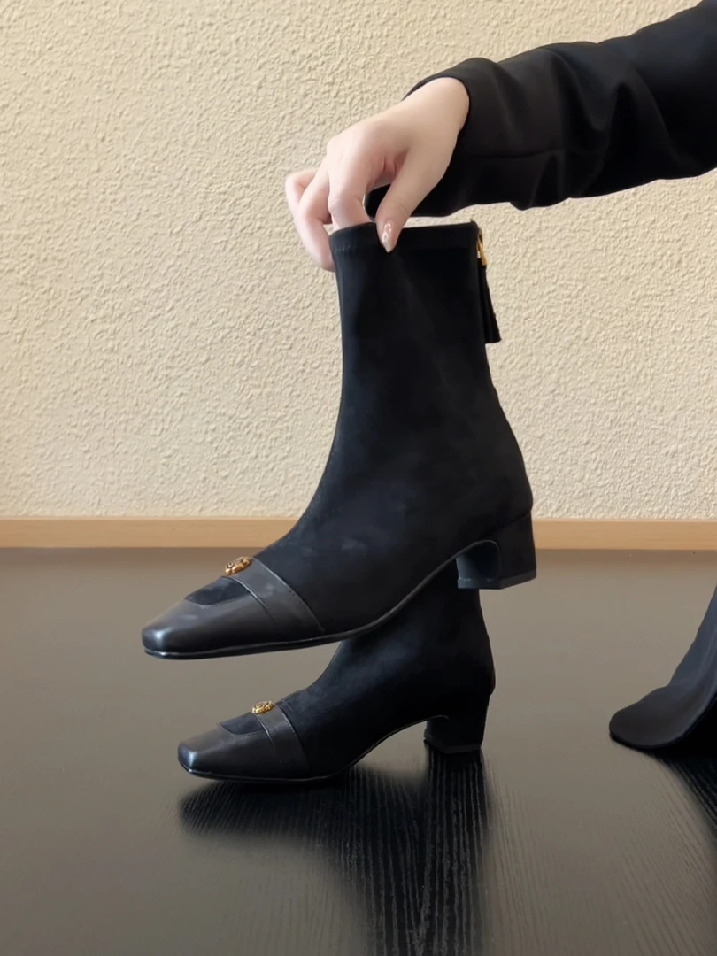 Pokoy-4cm气质方头绒面后拉链短靴山茶花金属扣粗跟瘦瘦靴