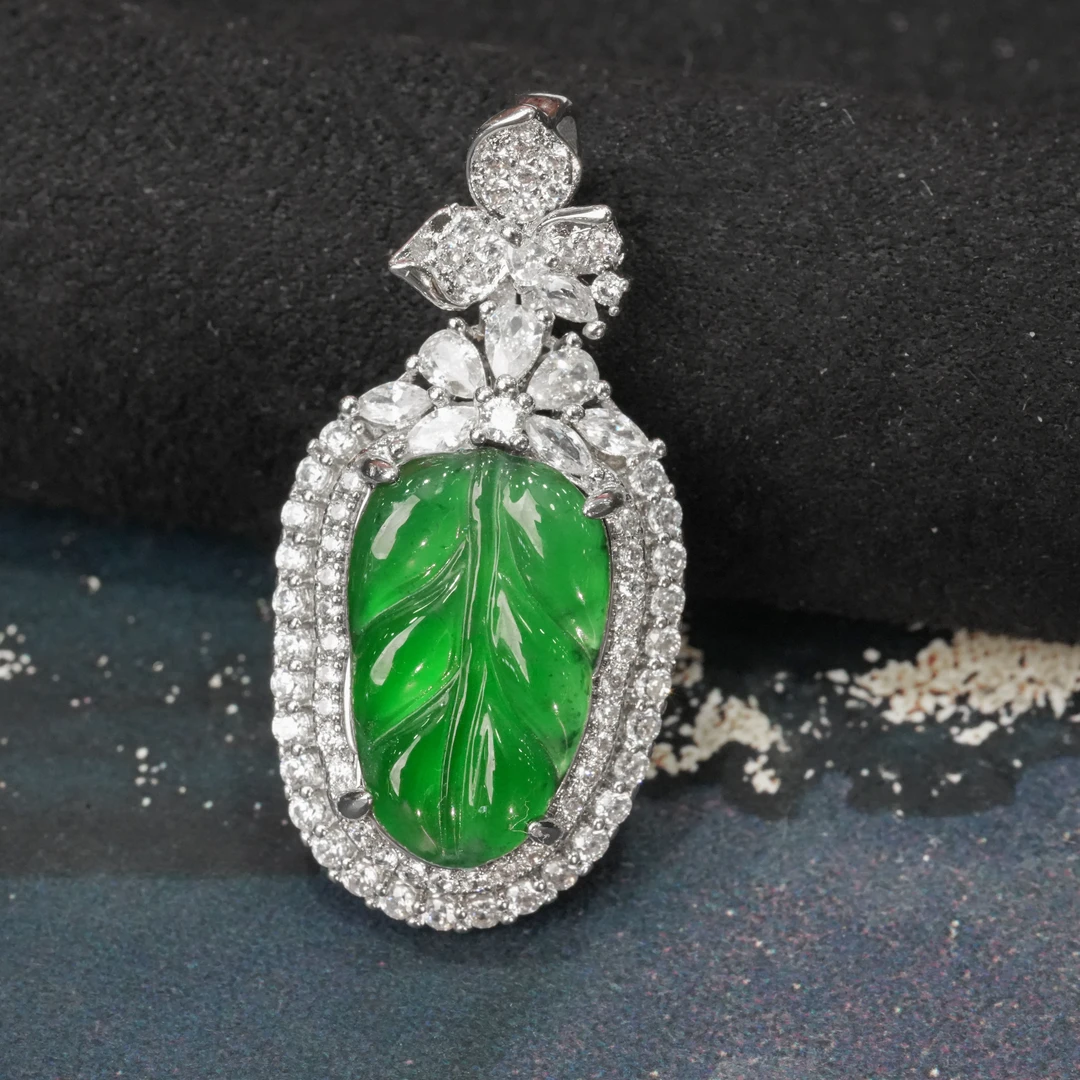 天然A货翡翠叶子吊坠多样性发2时尚气质精致百搭豪镶设计挂坠镶嵌