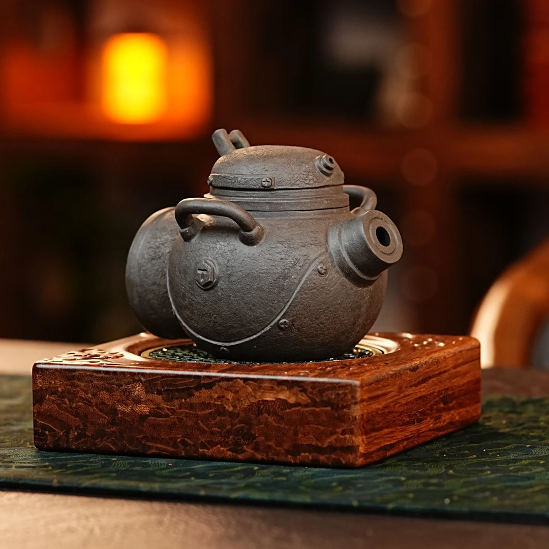 宜兴原矿紫砂青段潜水艇文创创意手抓壶纯手工设计款高端茶具