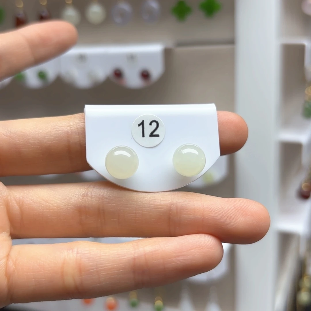 和田玉18K金镶嵌耳饰