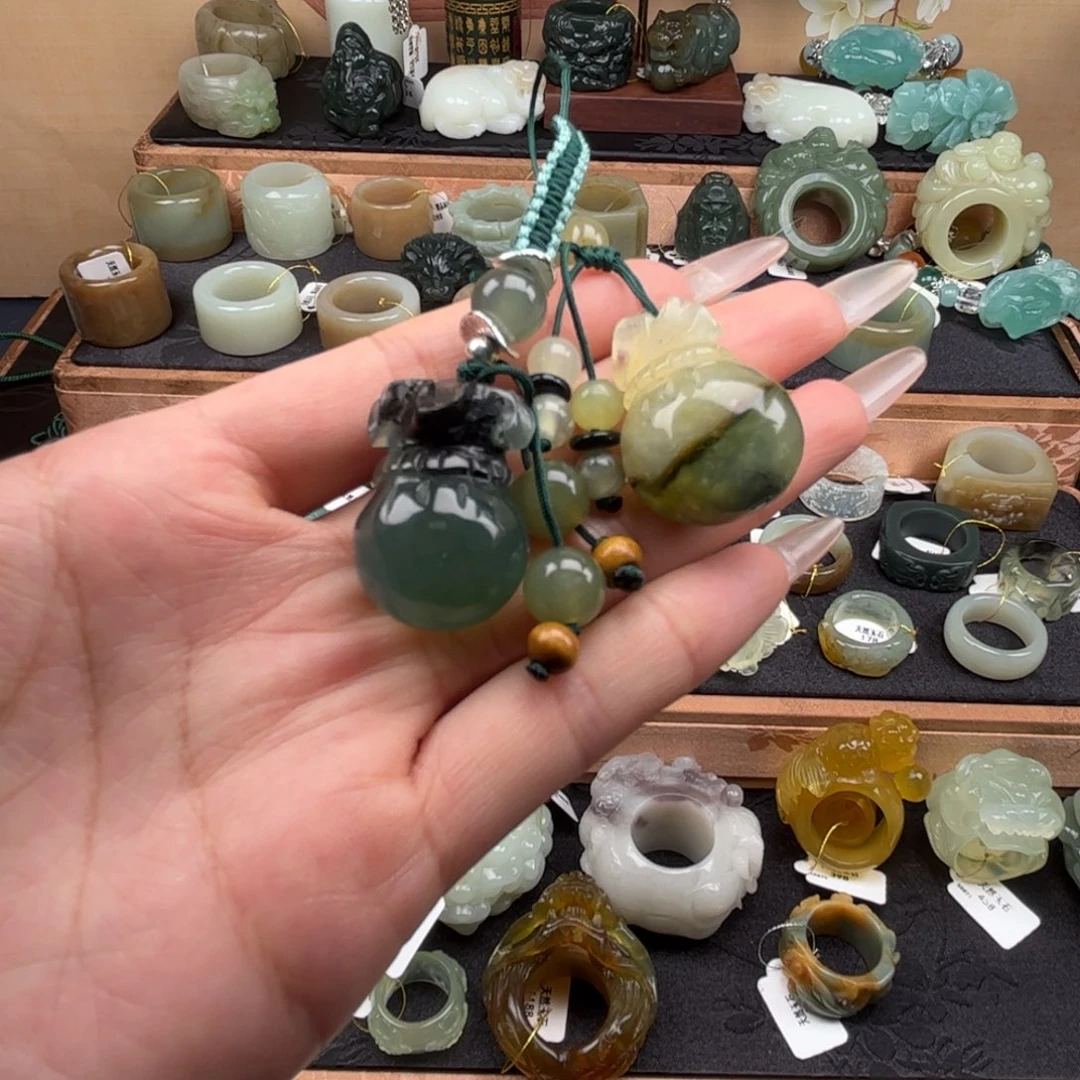 蛇纹石玉未镶嵌特价不退随机发一个