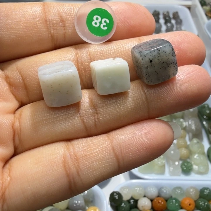 未镶嵌和田玉珠宝半成品