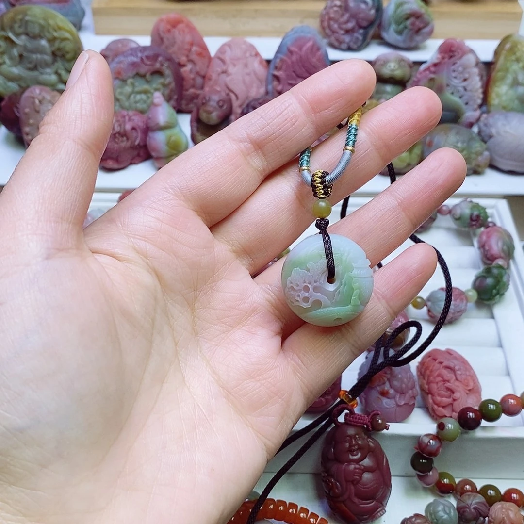 玛瑙/玉髓盐源玛瑙吊坠未镶嵌