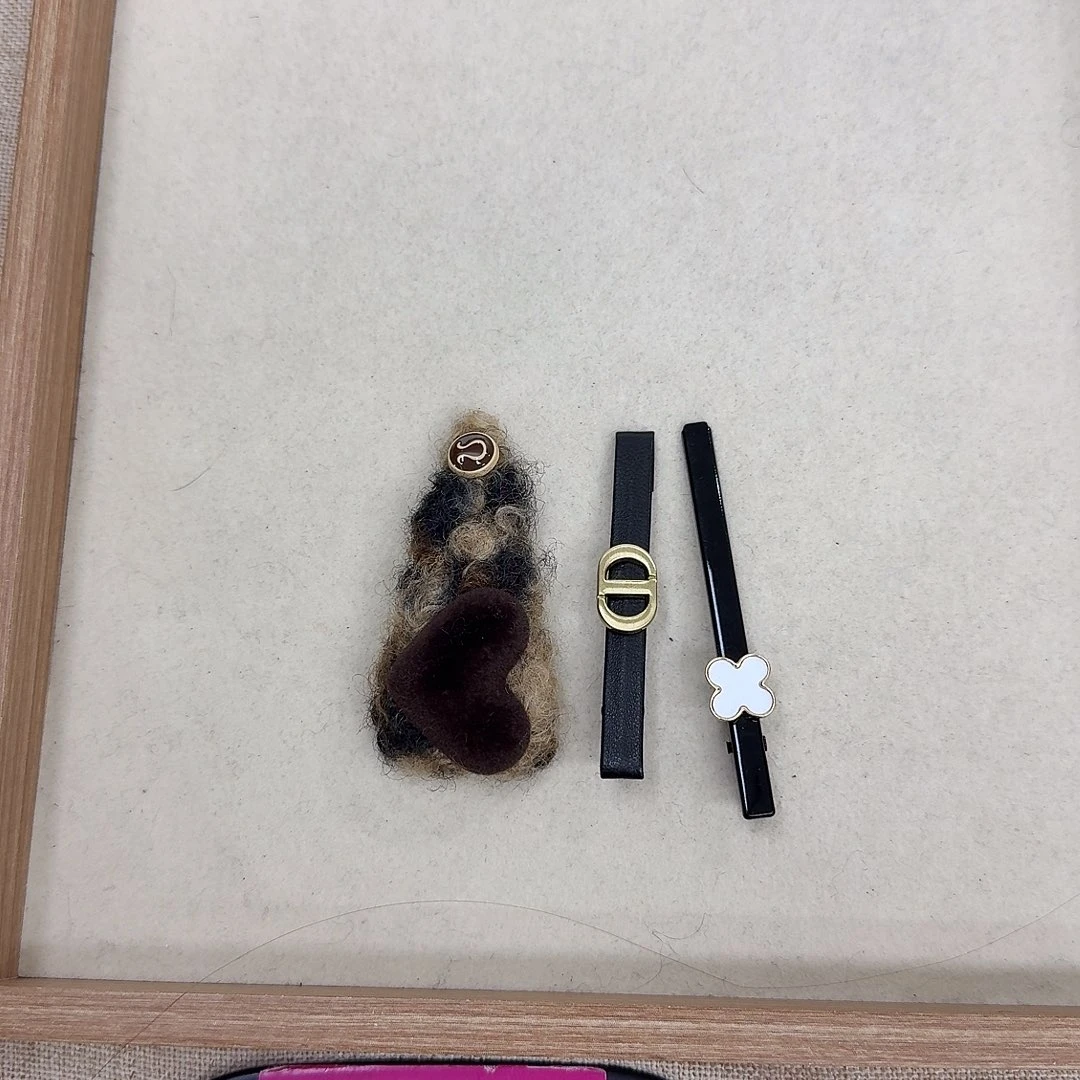 皮质铁合金夹子46