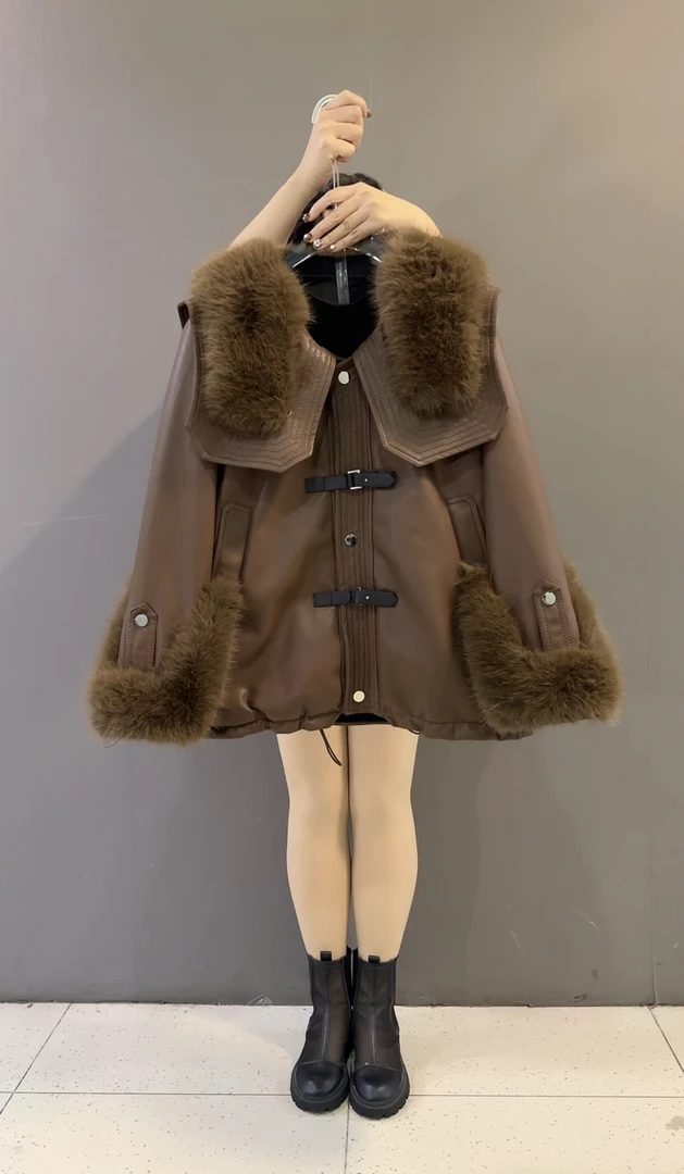 时尚百搭秋冬保暖冬季休闲女款短款海军毛领外套女