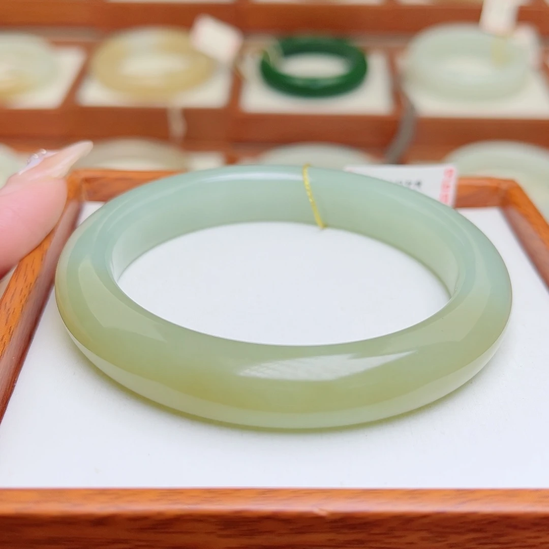 和田玉手镯未镶嵌57