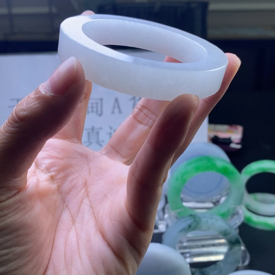 定制翡翠未镶嵌毛胚发一个