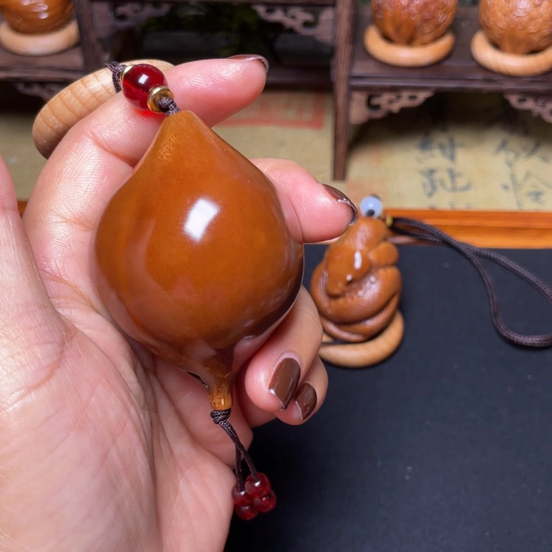 橄榄核吊坠蝴蝶46穿配
