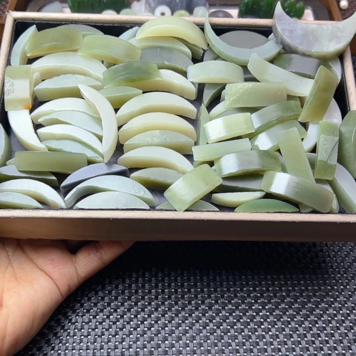 未镶嵌和田玉（糖玉）珠宝半成品