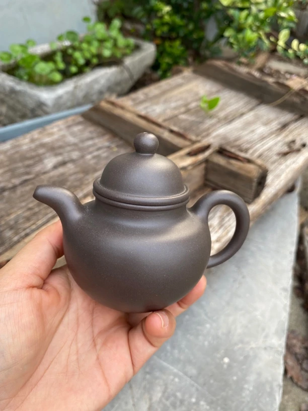 宜兴紫砂壶黄龙山黑紫泥半手工掇球壶150cc