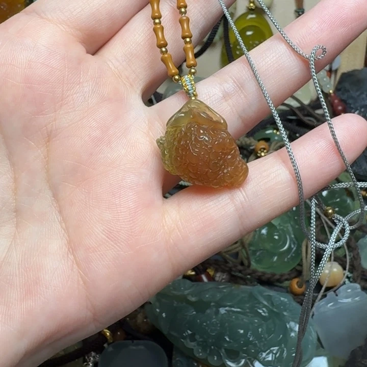 未镶嵌蛇纹石玉颈饰