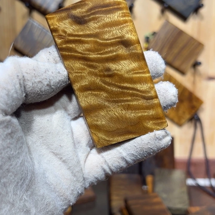 自*小叶桢楠无事牌挂牌